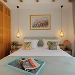 The At Naxos Appartement