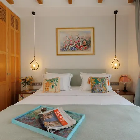 The At Naxos Apartment